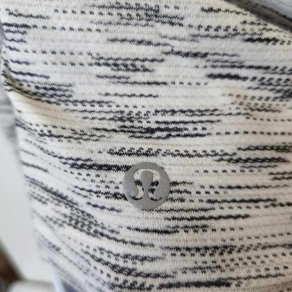 Lululemon Meant To Move Long Sleeve Women's size 6 Gray - Picture 4 of 6
